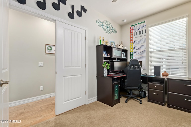 Photo 16 of 35 - 3015 W Laredo Ln, Phoenix, AZ 85085