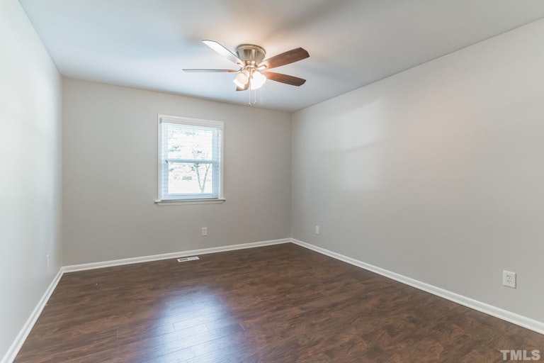 Photo 19 of 30 - 5313 Old Forge Cir, Raleigh, NC 27609