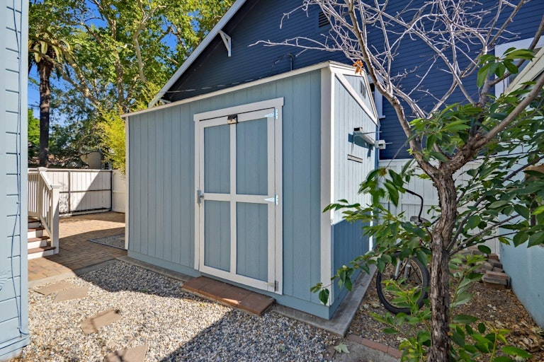 Photo 43 of 47 - 2401 U St, Sacramento, CA 95818