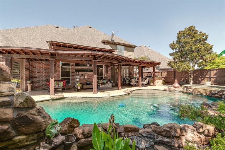 Photo 35 of 37 - 8501 Persimmon Ct, McKinney, TX 75072
