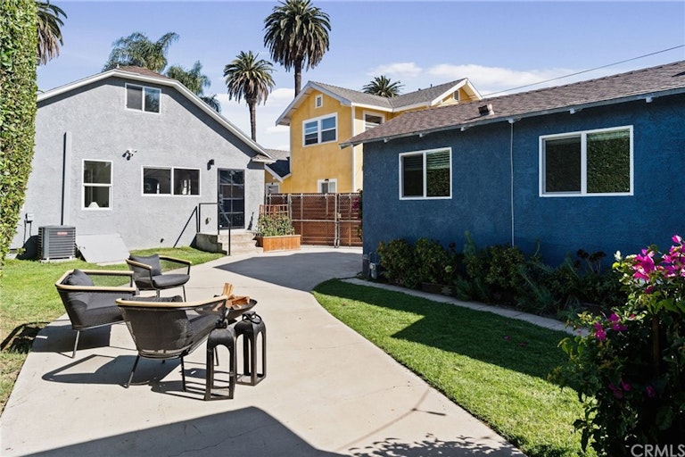 Photo 62 of 64 - 2841 S Palm Grove Ave, Los Angeles, CA 90016