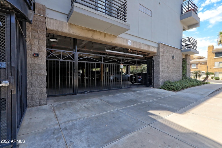 Photo 2 of 25 - 4525 N 22nd St #204, Phoenix, AZ 85016