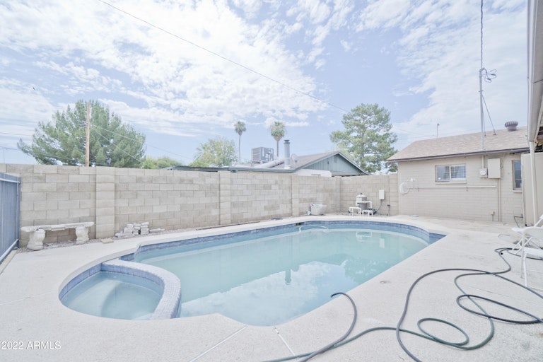 Photo 27 of 38 - 3556 W Meadowbrook Ave, Phoenix, AZ 85019