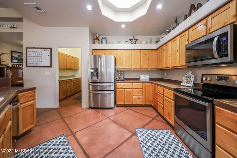 Photo 11 of 33 - 2840 E Darlene Dr, Vail, AZ 85641