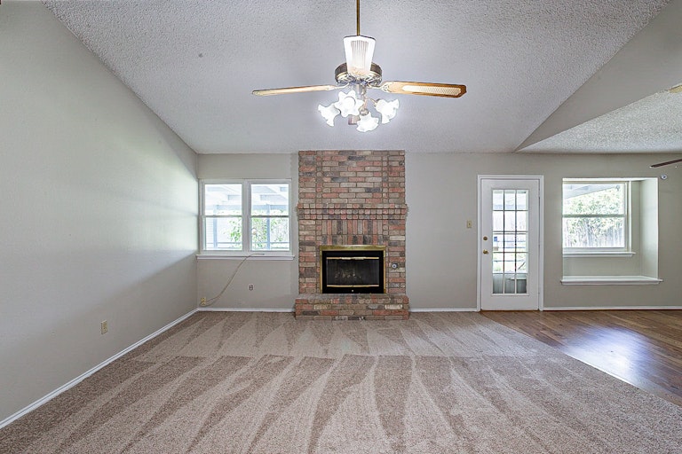 Photo 5 of 18 - 5535 Needville, San Antonio, TX 78233