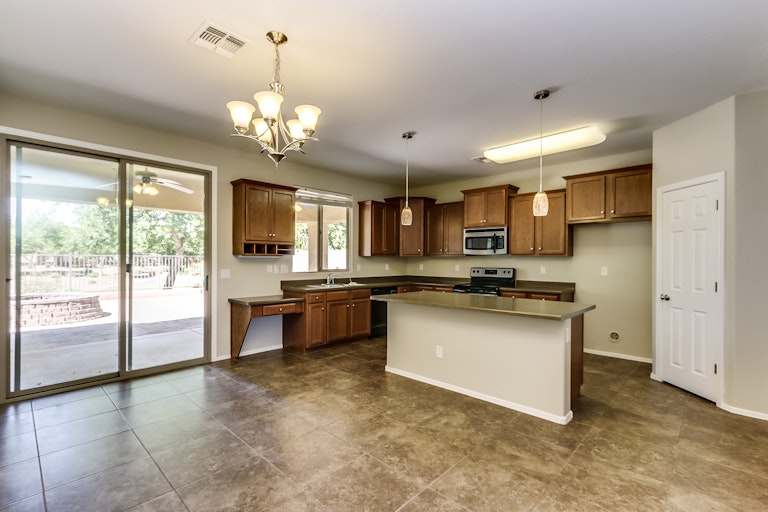 Photo 5 of 37 - 6942 W Harwell Rd, Laveen, AZ 85339