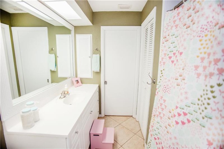 Photo 18 of 24 - 3399 Espanola Dr, Sarasota, FL 34239