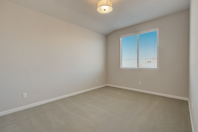 Photo 28 of 34 - 6025 Belfast Way, Roseville, CA 95747