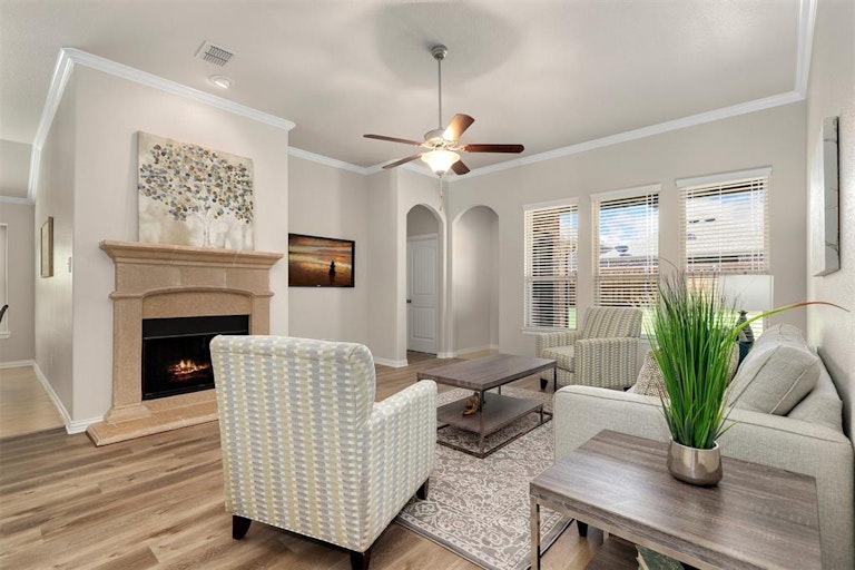 Photo 5 of 34 - 11416 Sadie St, Frisco, TX 75036
