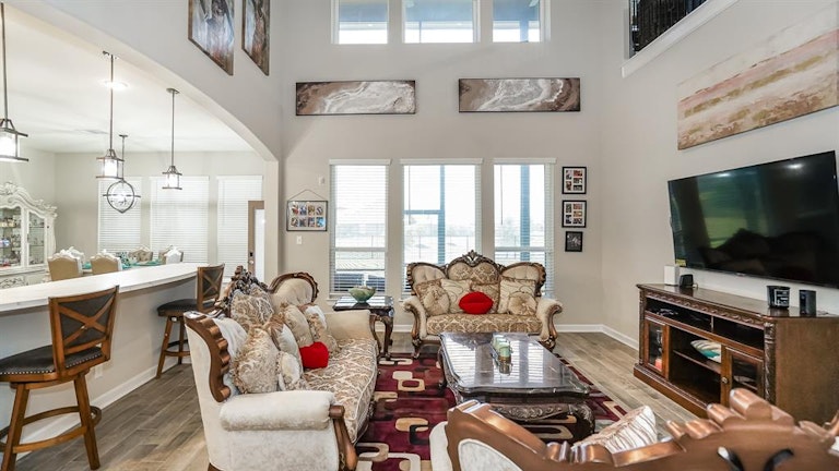 Photo 16 of 39 - 6707 Eastchester Dr, Katy, TX 77493