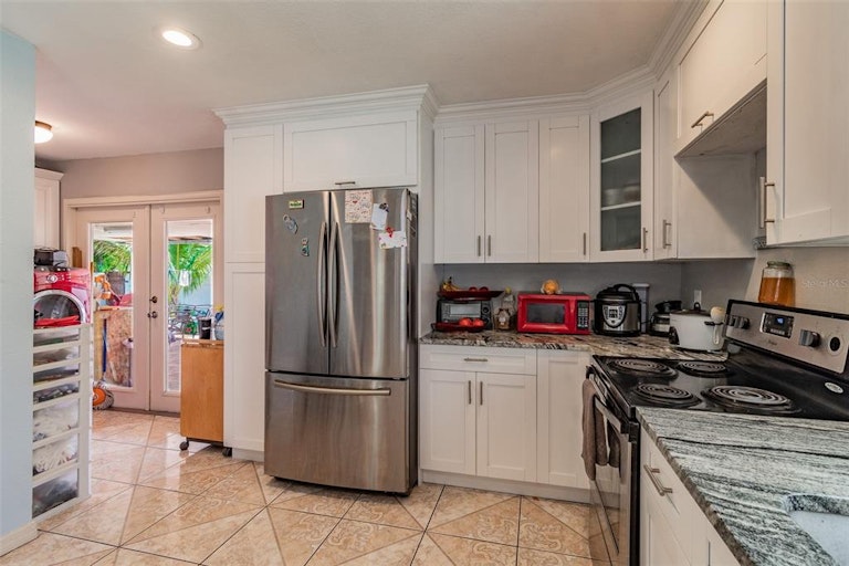 Photo 19 of 40 - 8107 N Lois Ave, Tampa, FL 33614