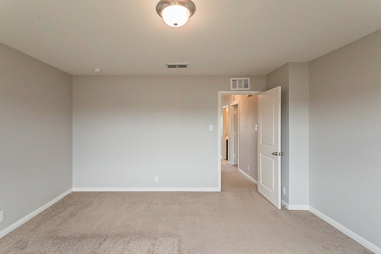 Photo 19 of 21 - 4848 Hallies Gdn, Saint Hedwig, TX 78152