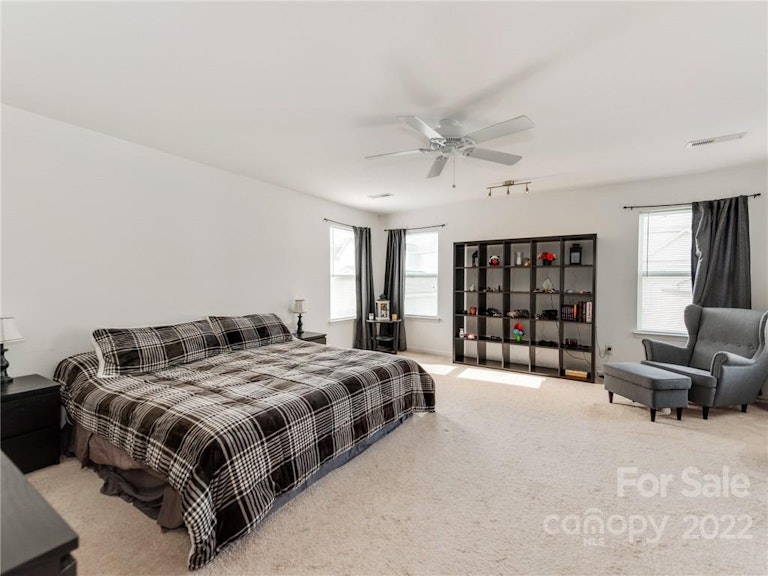 Photo 22 of 39 - 8112 Dumphries Dr, Huntersville, NC 28078