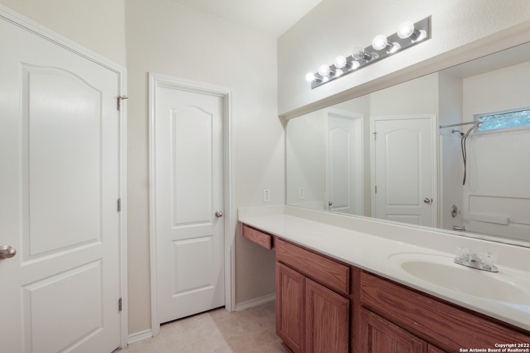 Photo 13 of 20 - 5555 Painter Grn, San Antonio, TX 78240