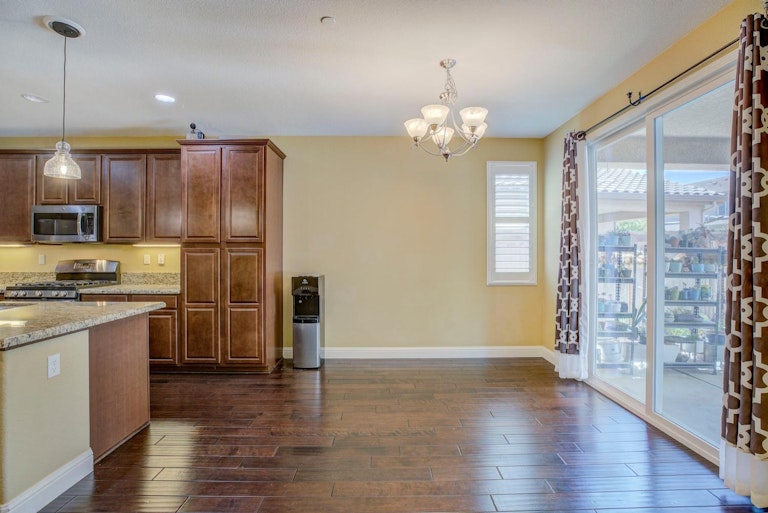 Photo 7 of 35 - 4848 Ammolite Way, Elk Grove, CA 95757