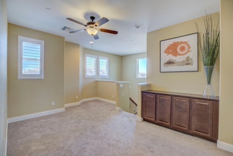 Photo 11 of 35 - 4848 Ammolite Way, Elk Grove, CA 95757