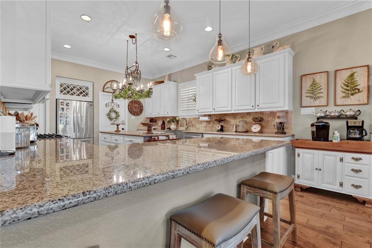 Photo 17 of 38 - 8702 Malardcrest Dr, Humble, TX 77346