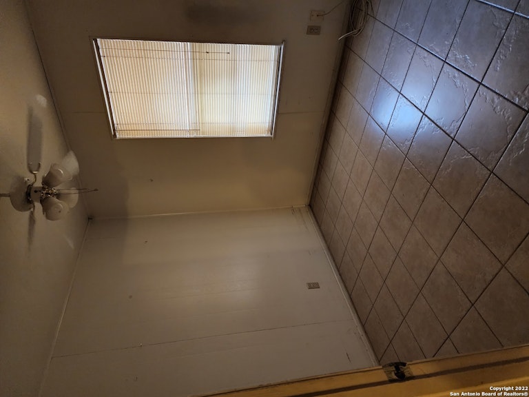 Photo 14 of 16 - 6538 Buena Vista St, San Antonio, TX 78237