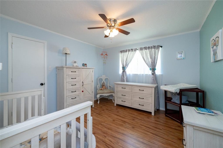 Photo 19 of 27 - 541 Indian Creek Dr, Roanoke, TX 76262