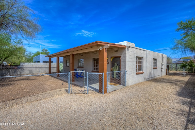 Photo 5 of 40 - 4649 E 16th St, Tucson, AZ 85711