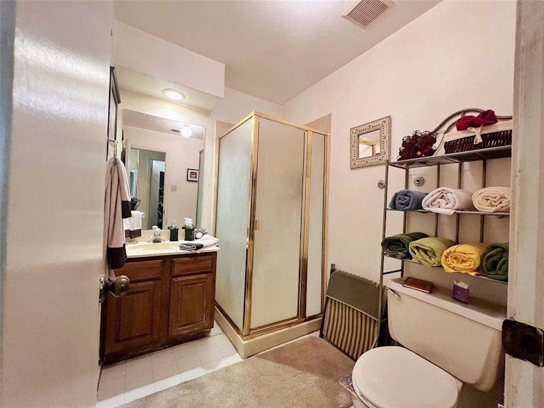 Photo 3 of 16 - 408 Pebble Way #254, Arlington, TX 76006