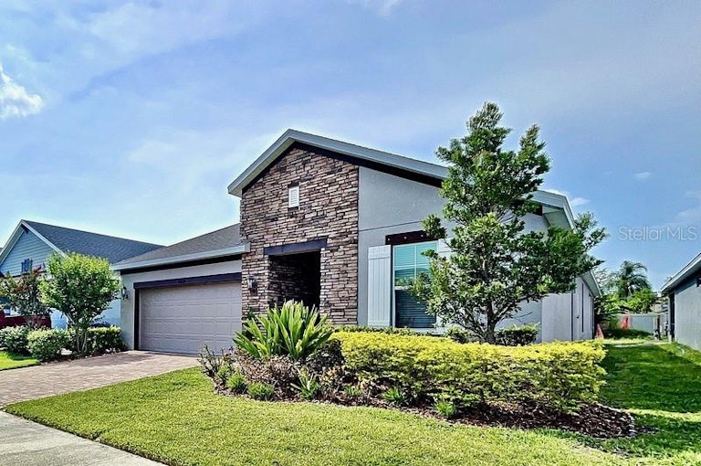 Photo 2 of 37 - 10639 Cardera Dr, Riverview, FL 33578