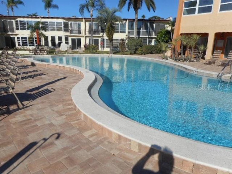 Photo 5 of 17 - 225 Country Club Dr Unit B319, Largo, FL 33771