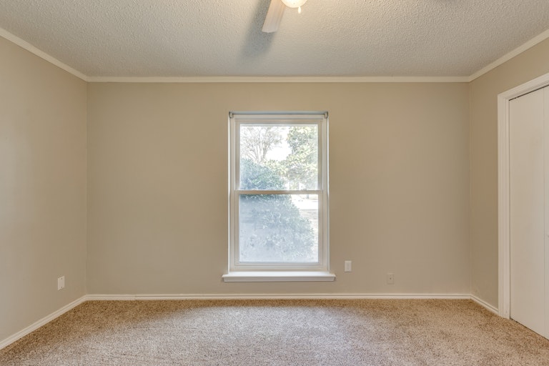 Photo 13 of 30 - 3902 Cedar Creek Dr, Garland, TX 75043