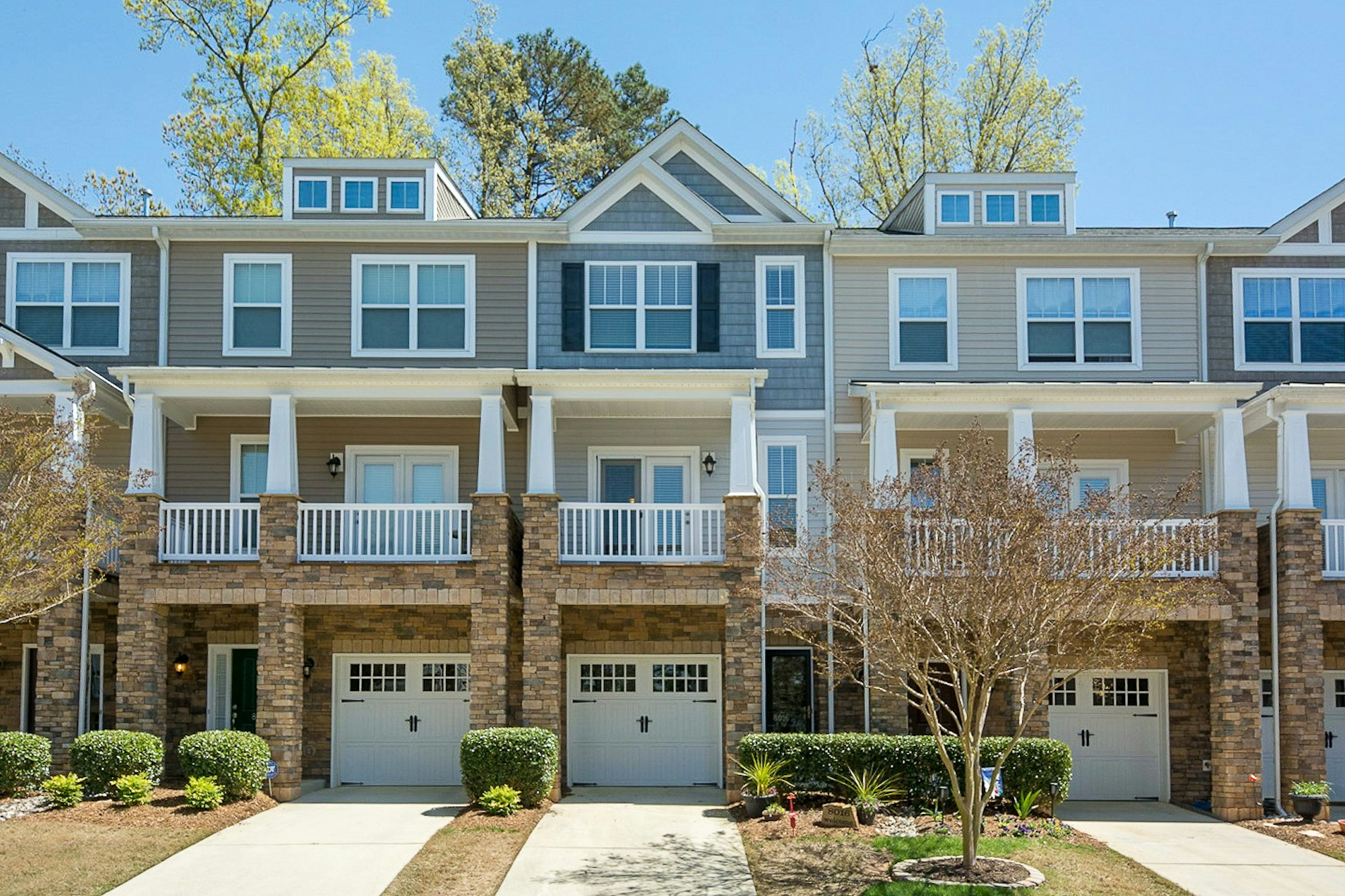 Photo 1 of 19 - 8016 Sycamore Hill Ln, Raleigh, NC 27612