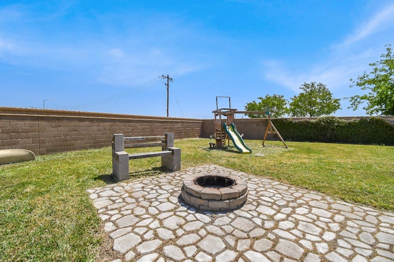 Photo 36 of 41 - 1400 Ladyfern St, Plumas Lake, CA 95961