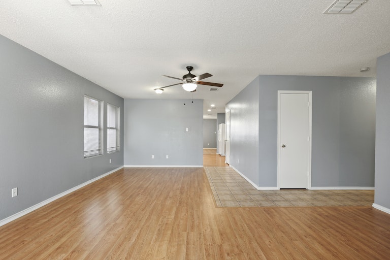 Photo 6 of 28 - 3854 Steeplechase Dr, Fort Worth, TX 76123