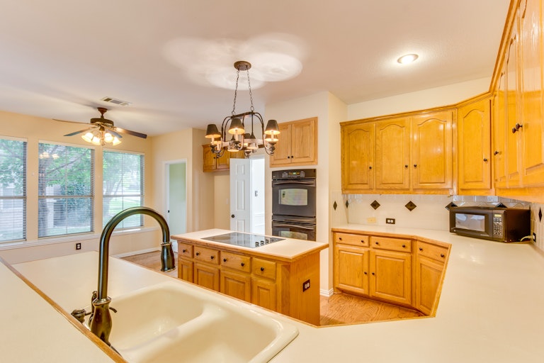 Photo 7 of 34 - 1422 Tascosa Ct, Allen, TX 75013