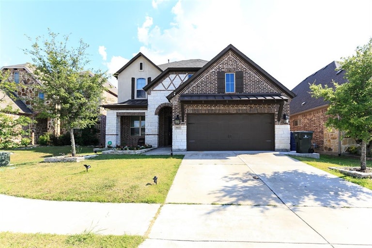 Photo 2 of 28 - 1613 Montage Dr, Garland, TX 75040