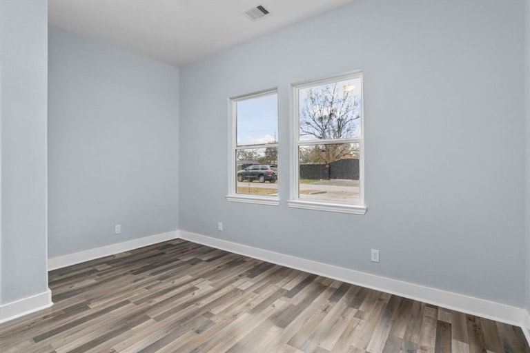 Photo 19 of 28 - 7321 Price St, Houston, TX 77088