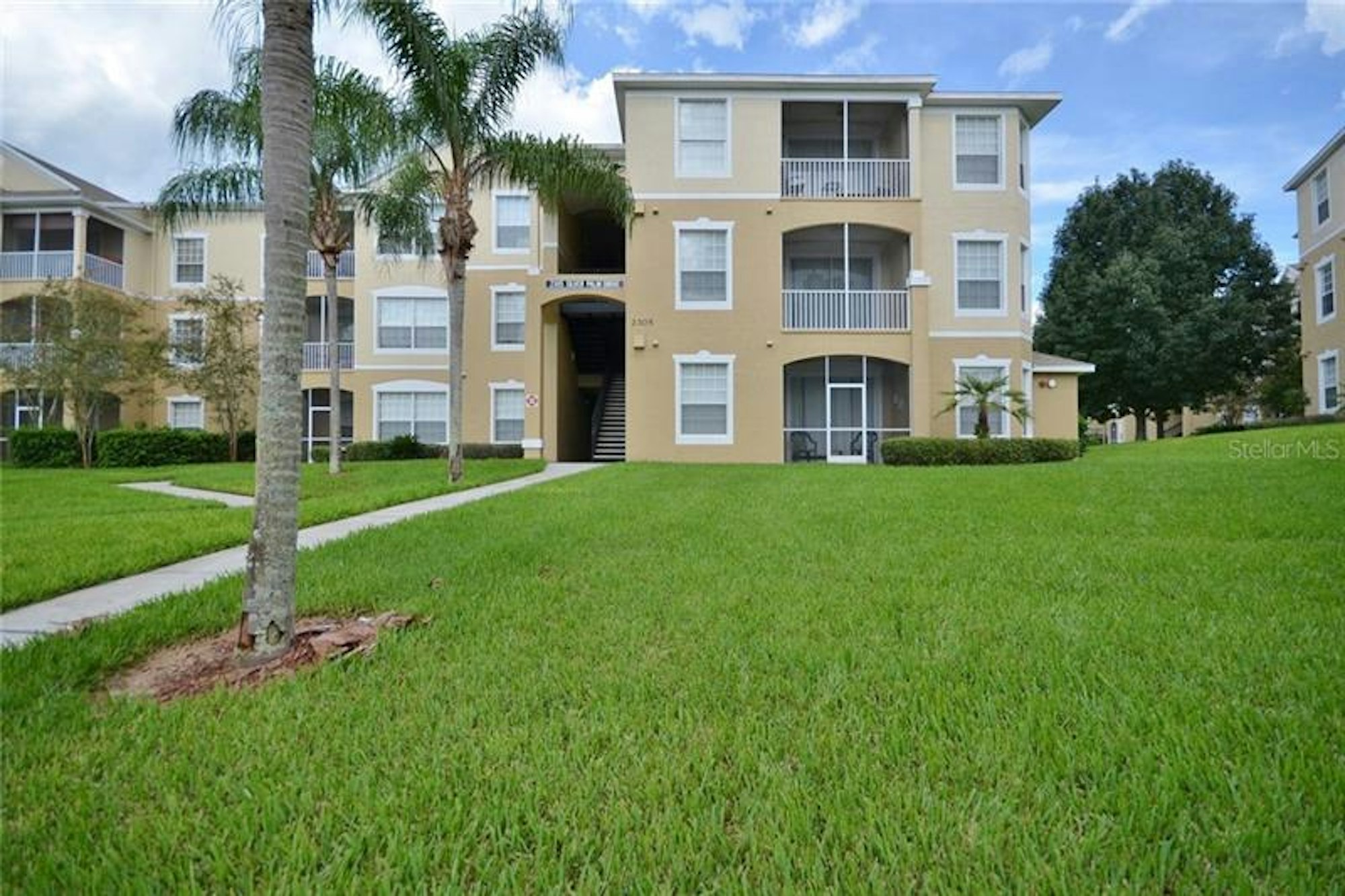 Photo 1 of 25 - 2305 Silver Palm Dr #105, Kissimmee, FL 34747