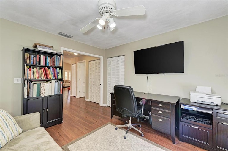 Photo 23 of 44 - 3174 57th Avenue Cir E, Bradenton, FL 34203