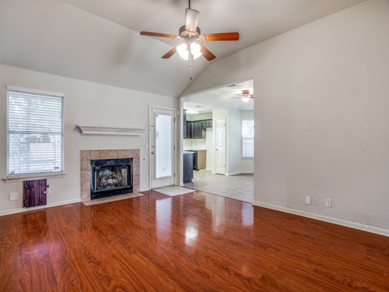 Photo 5 of 25 - 900 Brandi Cir, Kyle, TX 78640
