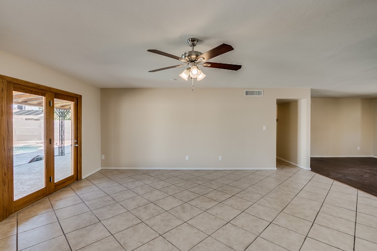 Photo 13 of 31 - 1812 W Nido Ave, Mesa, AZ 85202