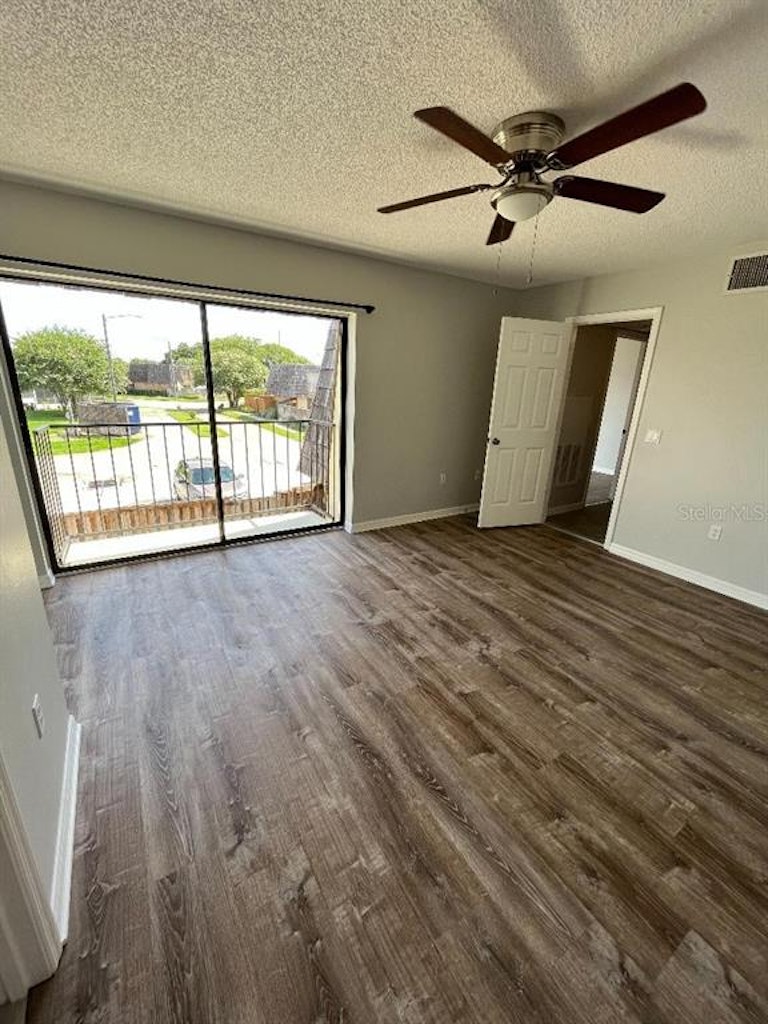 Photo 18 of 20 - 2955 Poplar Ave, Leesburg, FL 34748