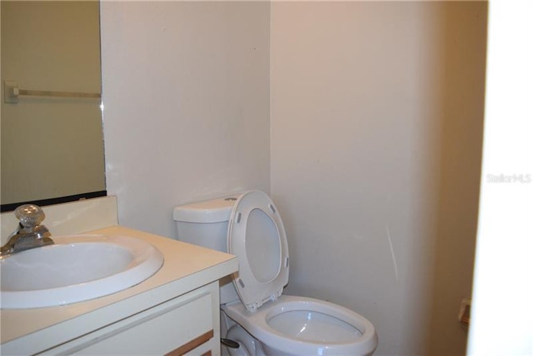 Photo 8 of 11 - 4011 Annie St, Sarasota, FL 34233