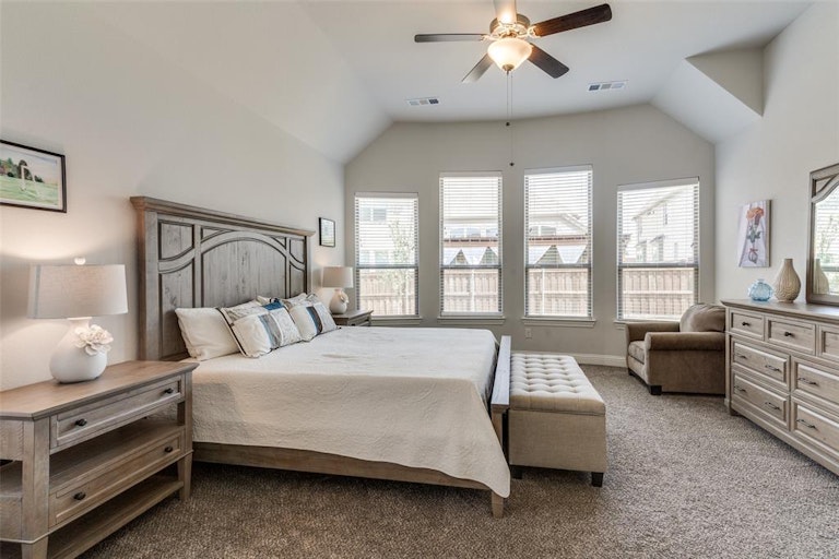 Photo 18 of 33 - 2404 Carrington Dr, Mansfield, TX 76063