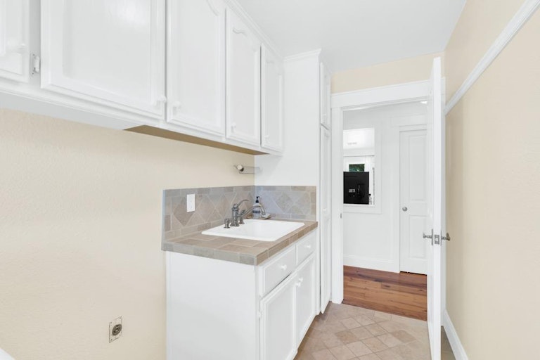 Photo 25 of 44 - 9245 Laguna Lake Way, Elk Grove, CA 95758