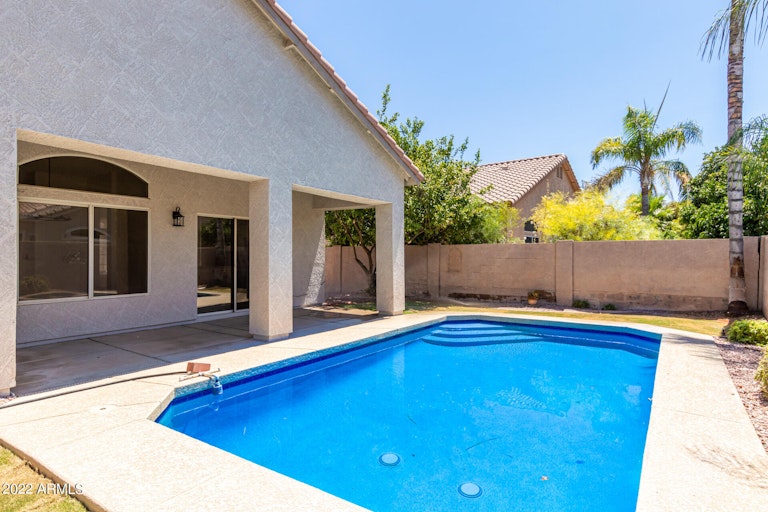 Photo 3 of 27 - 735 W Ivanhoe St, Gilbert, AZ 85233