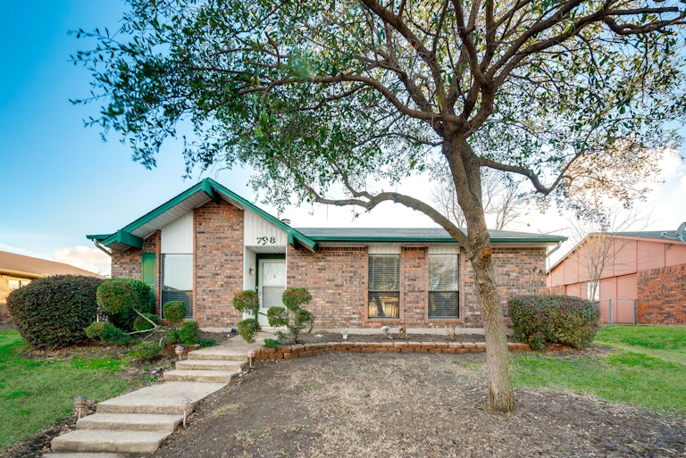 Photo 28 of 28 - 708 Green Canyon Dr, Mesquite, TX 75150