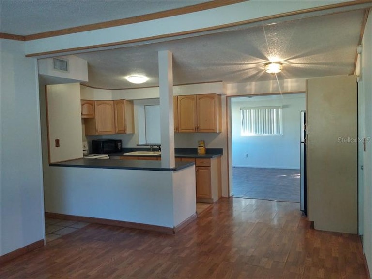 Photo 4 of 15 - 10783 110th Ln, Largo, FL 33778