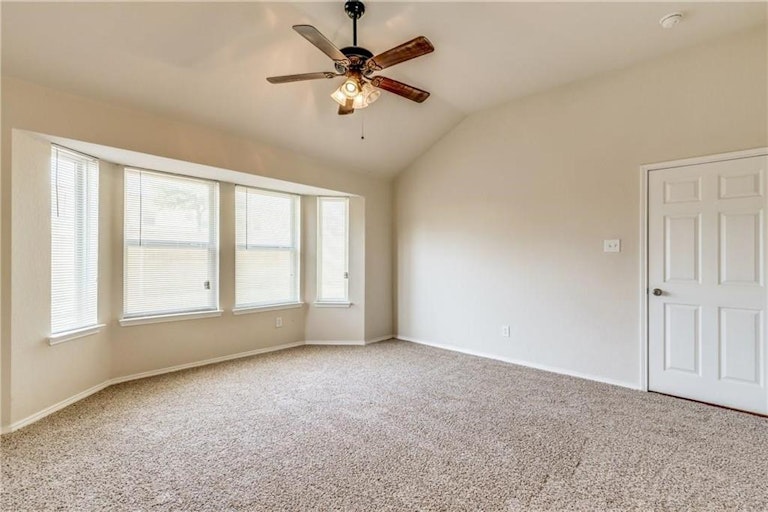 Photo 20 of 33 - 10045 Pronghorn Ln, Fort Worth, TX 76108