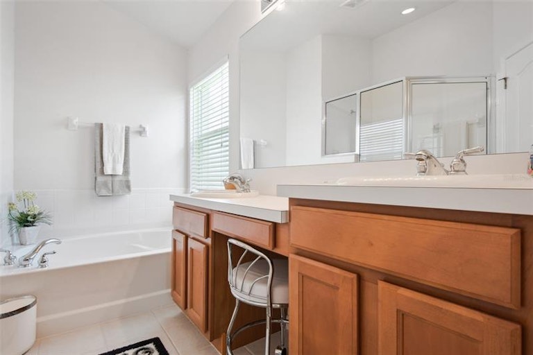 Photo 23 of 28 - 19229 Fishermans Bend Dr, Lutz, FL 33558