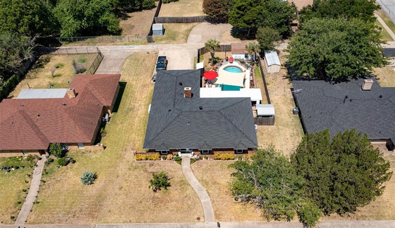Photo 33 of 33 - 505 Newcastle Dr, Desoto, TX 75115