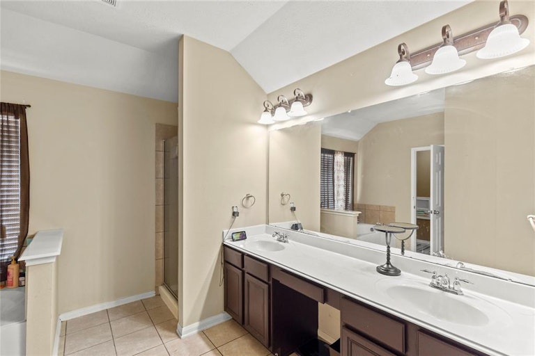 Photo 21 of 32 - 5938 Sugar Field Ln, Katy, TX 77449
