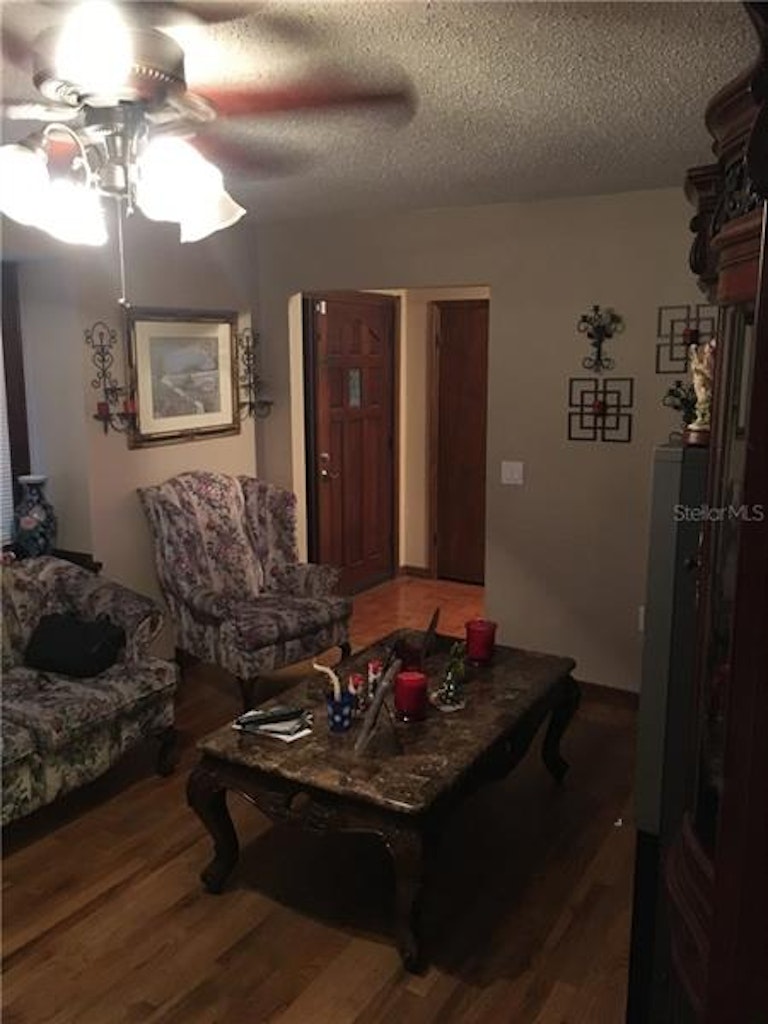 Photo 9 of 22 - 6111 Yates Rd, Lakeland, FL 33811
